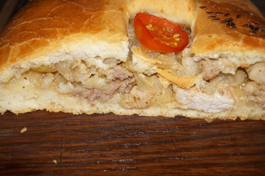 Пирог со свининой, 1000 гр.